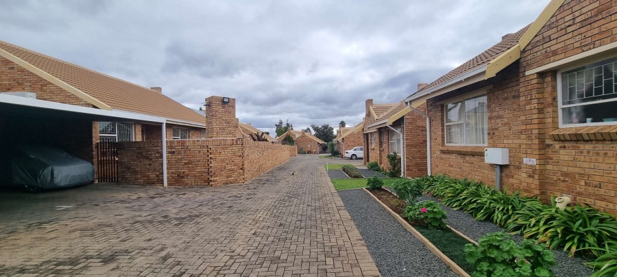 3 Bedroom Property for Sale in Langenhovenpark Free State